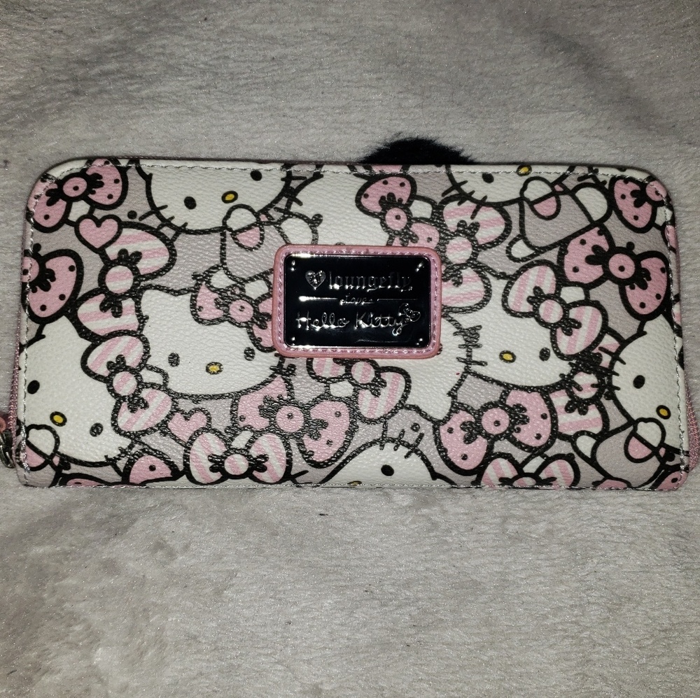 Hello Kitty Loungefly Zip Wallet